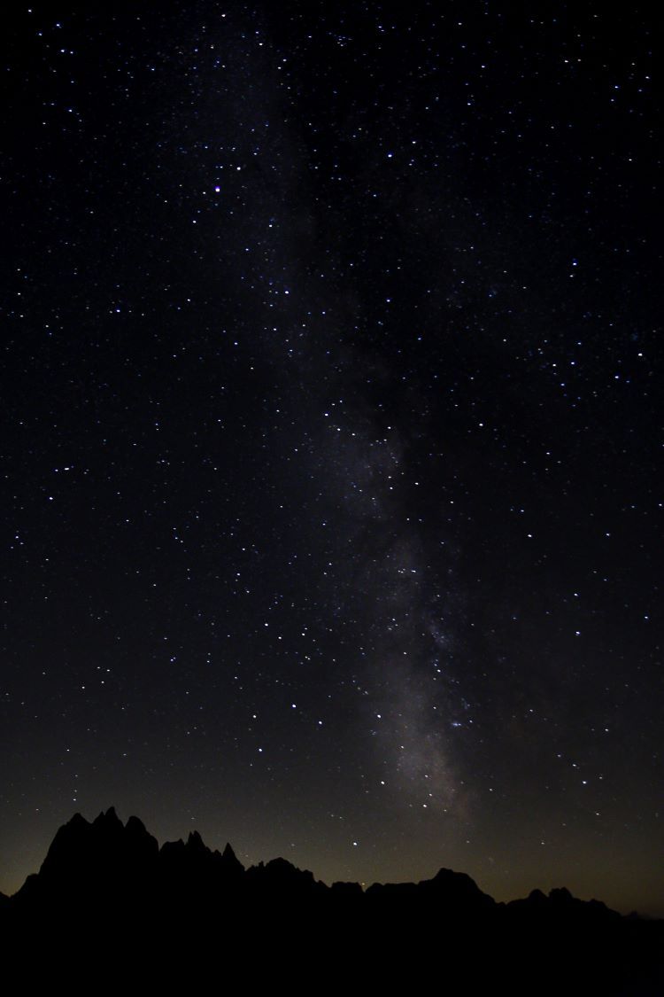 via lactea con montañas